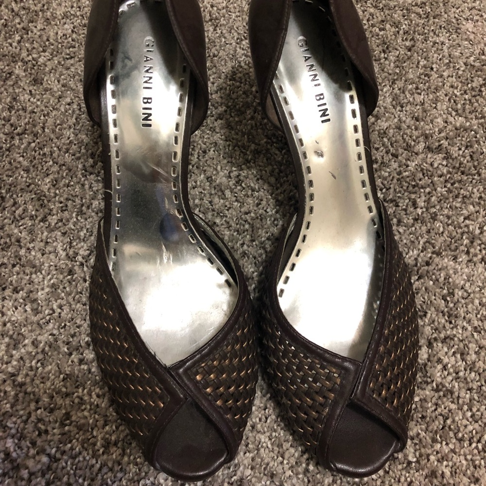 Cute Gianni Bini here with a peek-a-boo toe!!